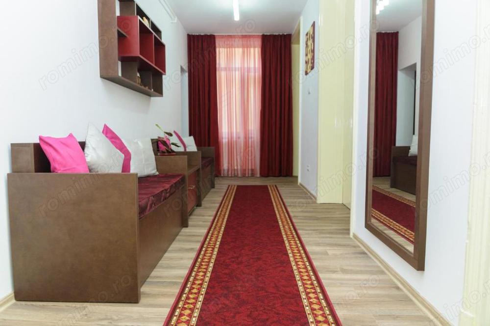 Apartament cu trei camere in zona Titan