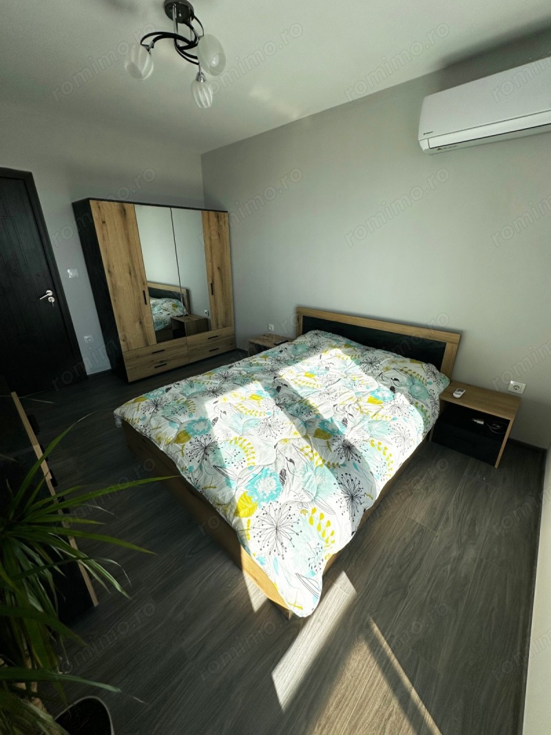  apartament cu 3 camere de inchiriat  în zona Lacul Tei