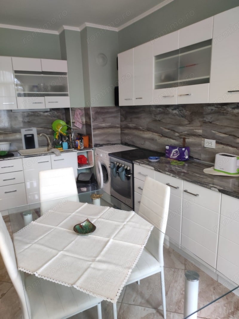 Apartament cu trei camere in zona Salajan 