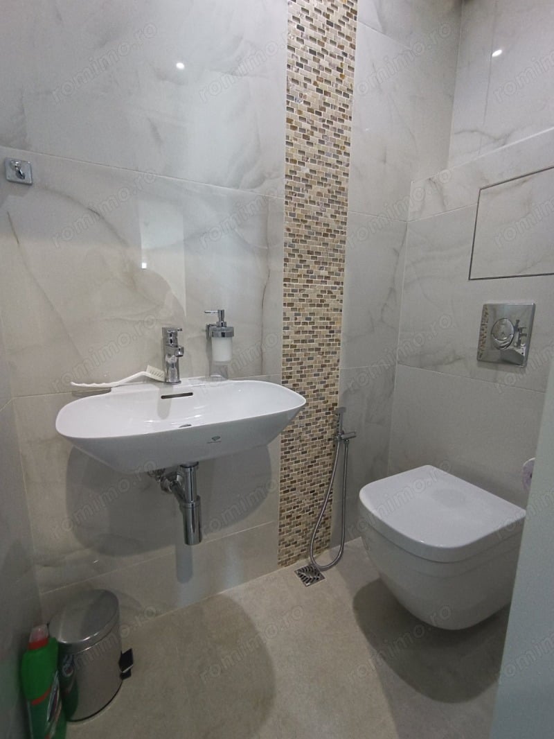 Apartament trei camere de inchiriat Stefan cel Mare