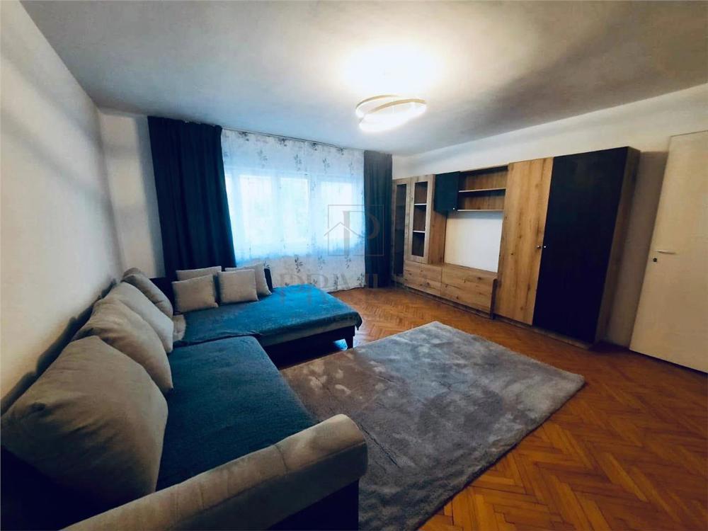 Apartament 3 camere - Decomandat - Centrala Proprie - Zona Linistita