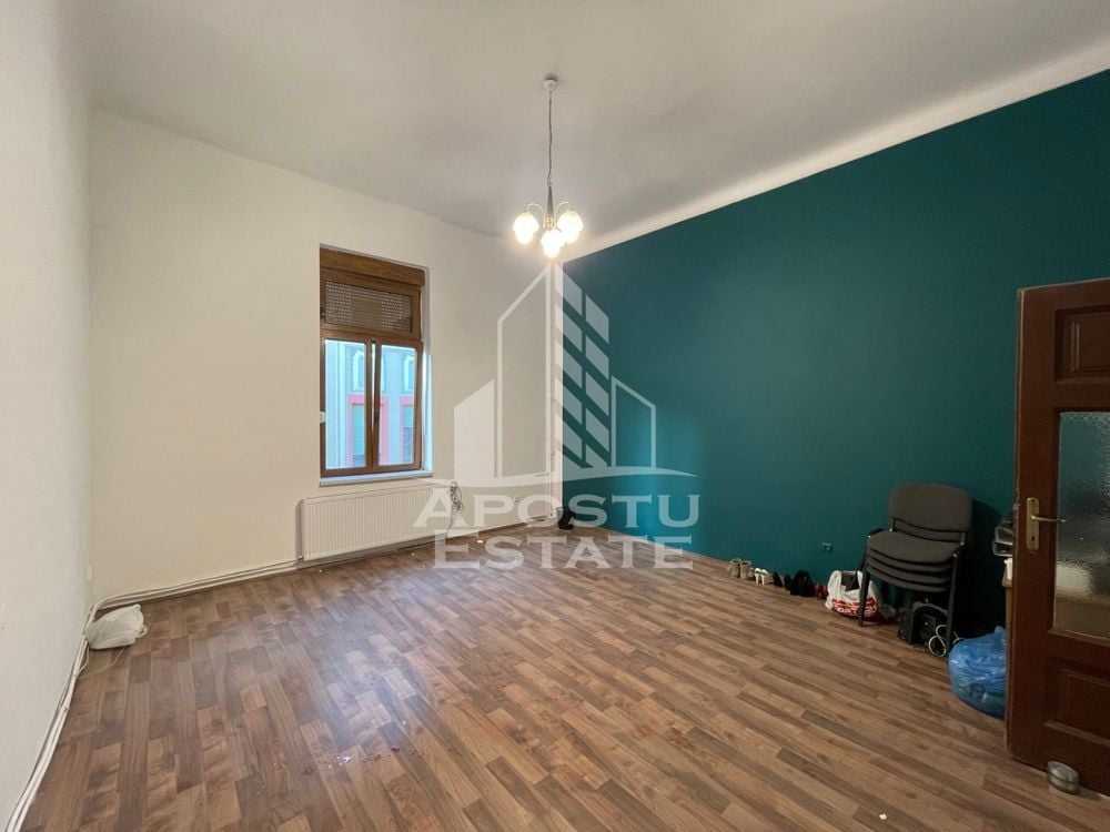 Apartament cu vedere spre strada Savoya, cladire complet reabilitata