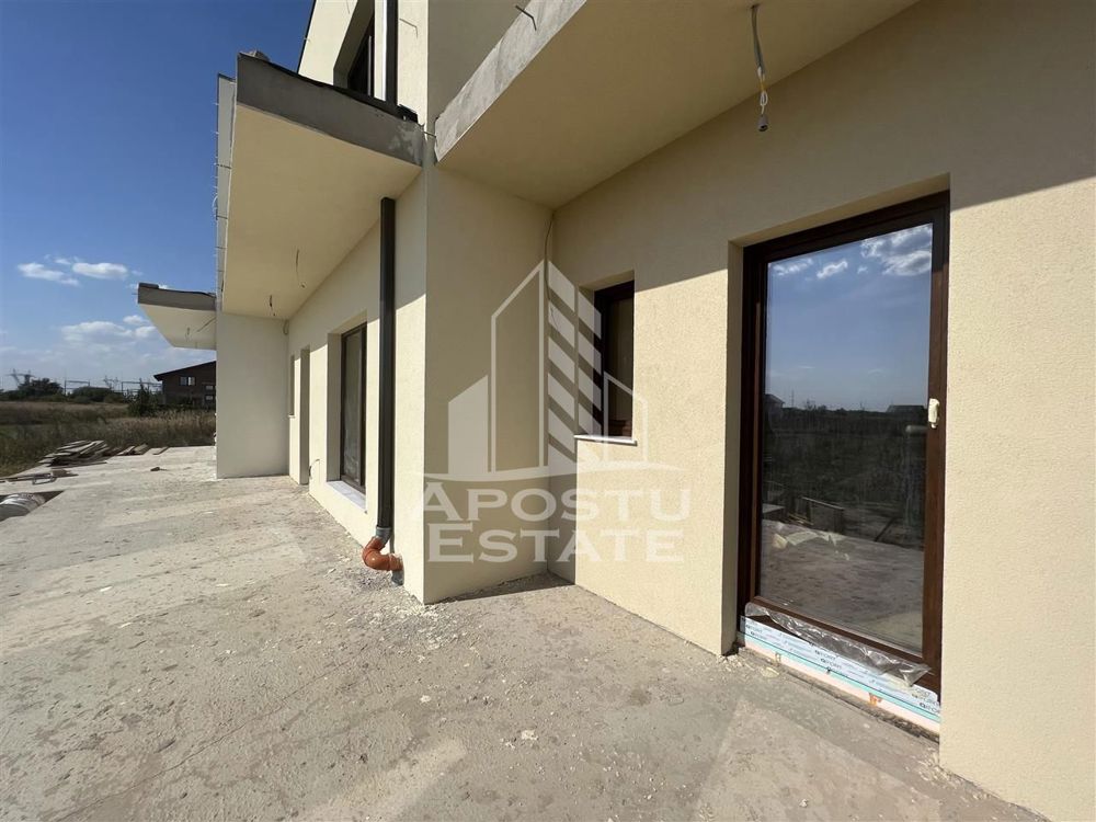 Triplex la gri, teren 284mp, pompe caldura, zona Plopi