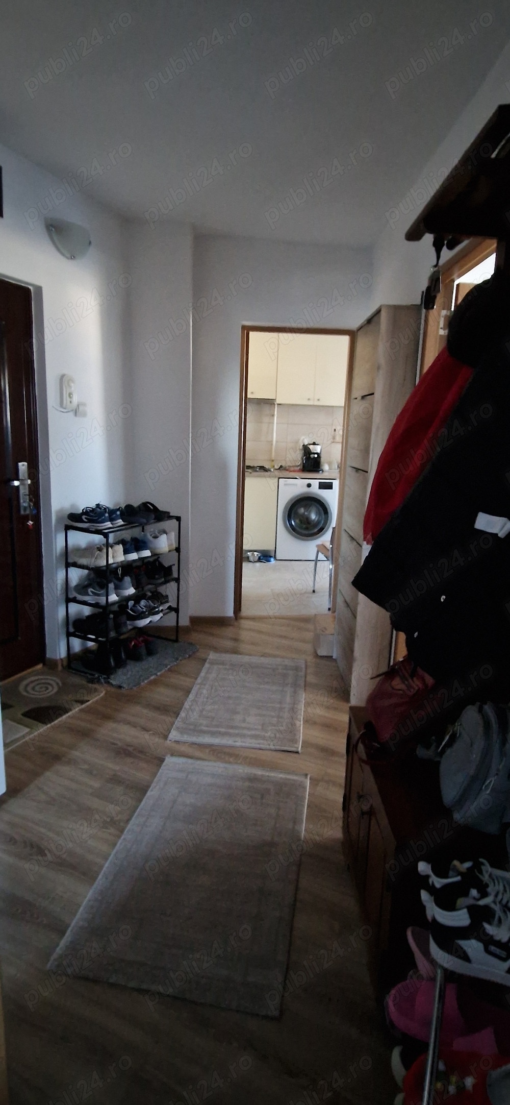 Vând apartament cu doua camere