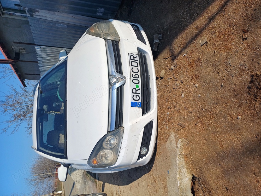 vand sau dezmembrez opel astra h