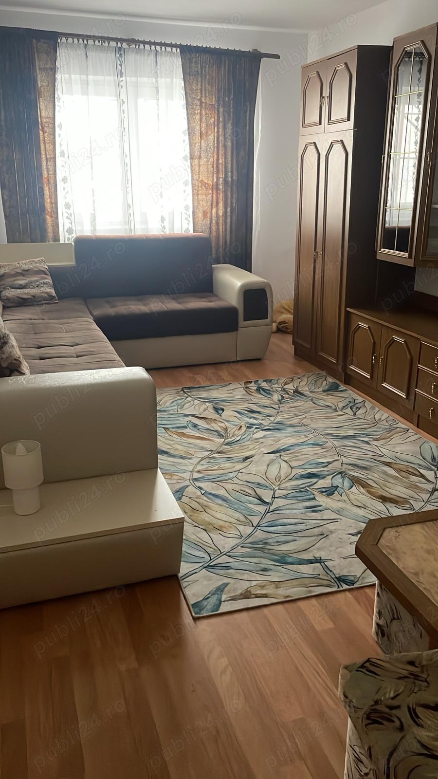 Închiriez apartament