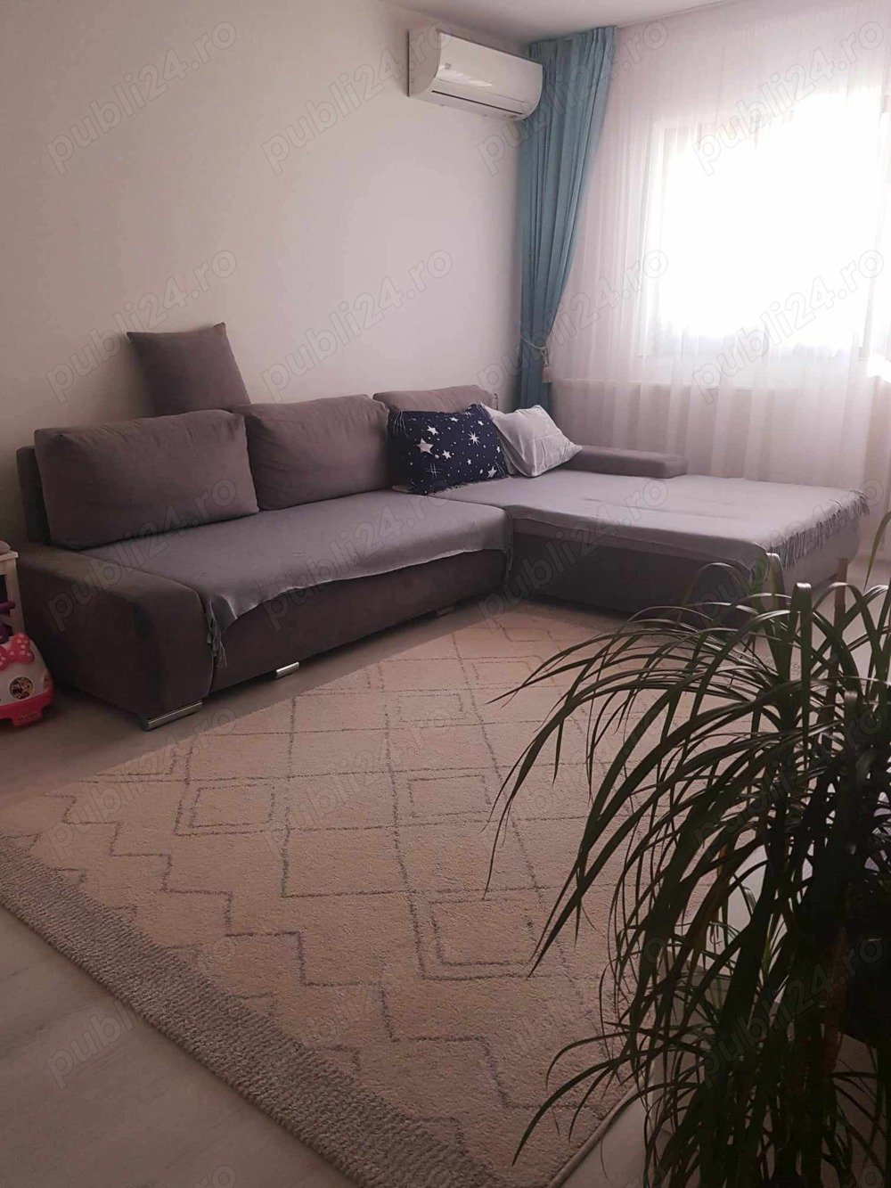 Apartament 3camere de vanzare