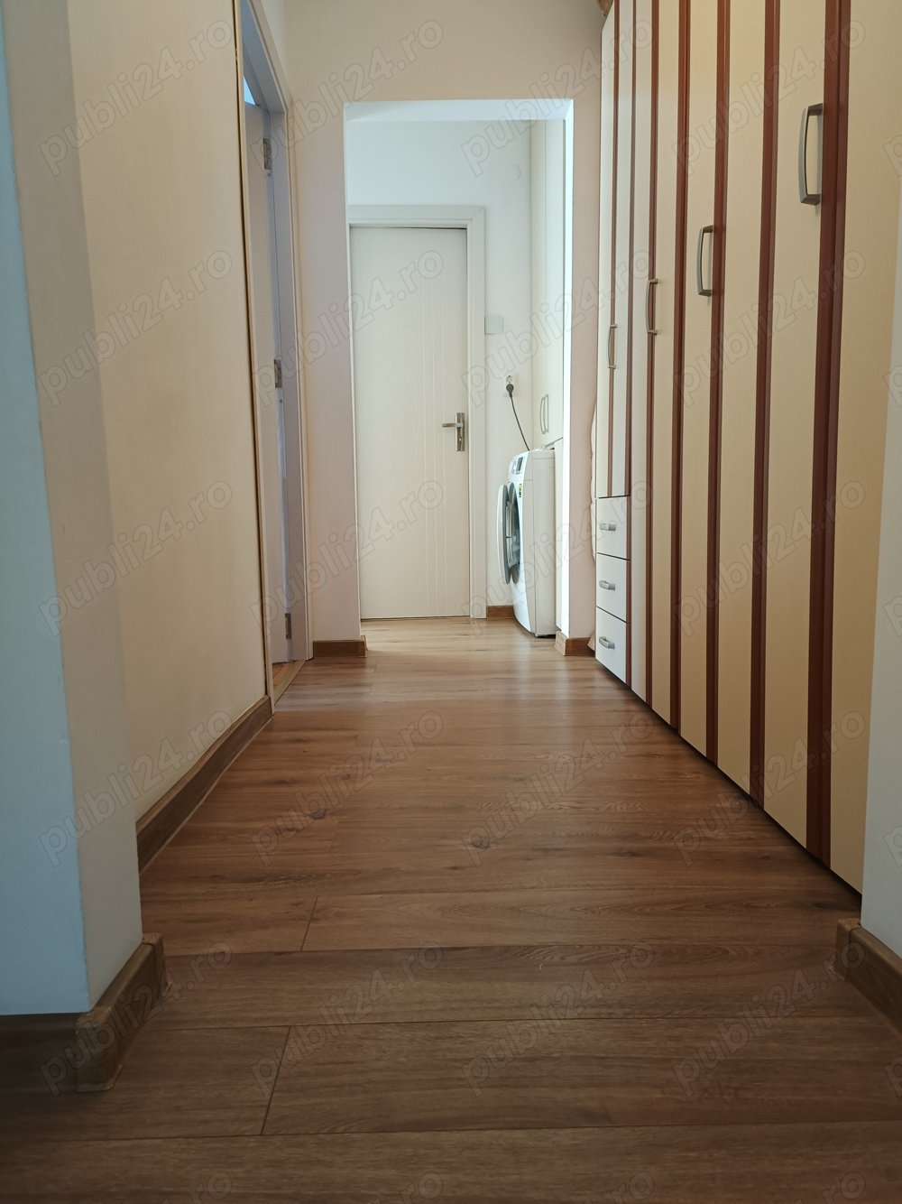 Apartament 3 camere, etaj 2 din 4