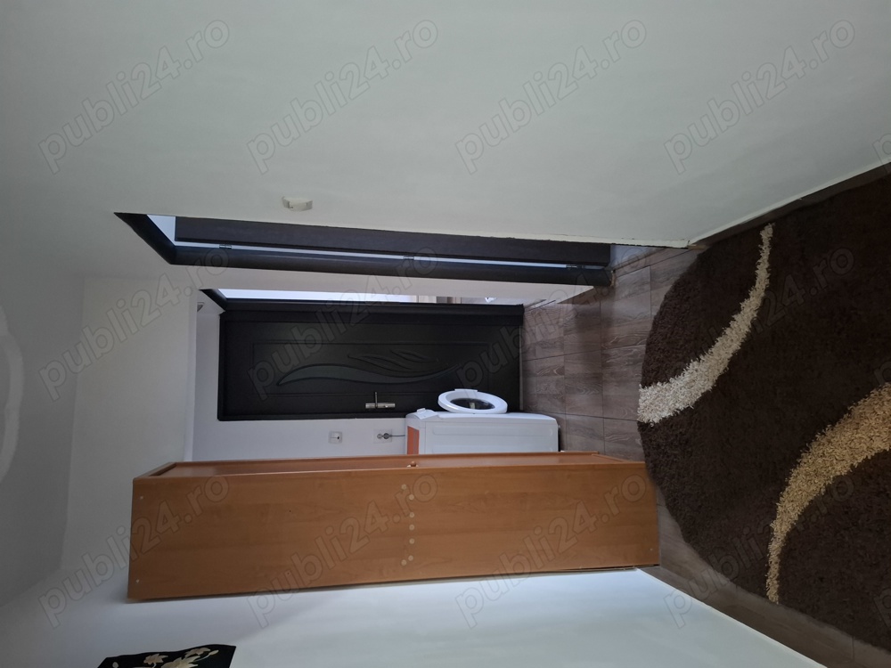 Ofer spre închiriere apartament 3 camere