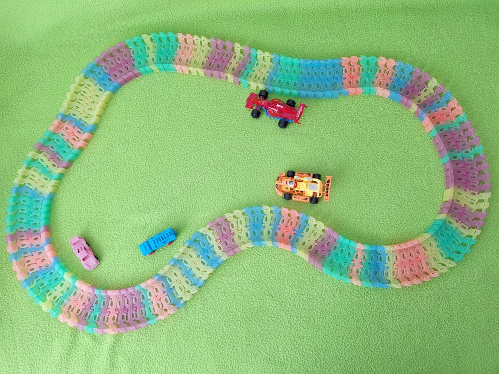 Pista jucarie pentru masinute lungime = 1,70 m