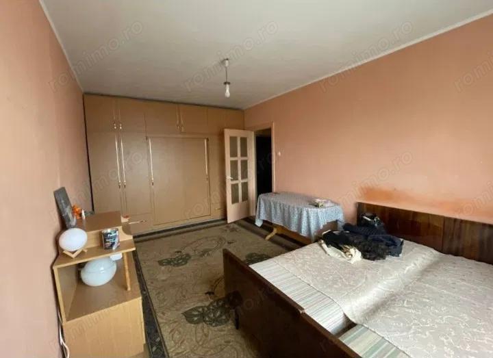 Garsoniera zona Baicului