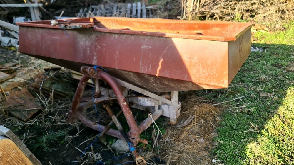 Masina de inprastiat ingrasamant