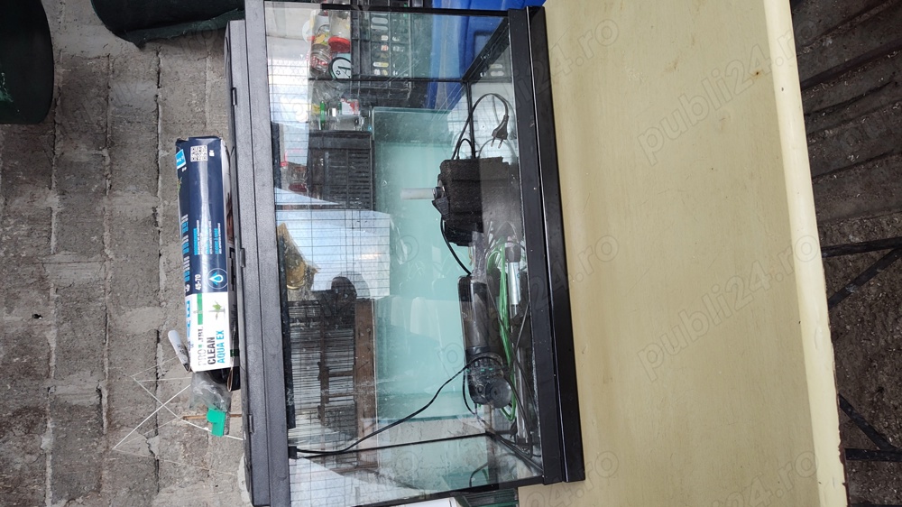 De vânzare acvariu de cincizeci de litri 