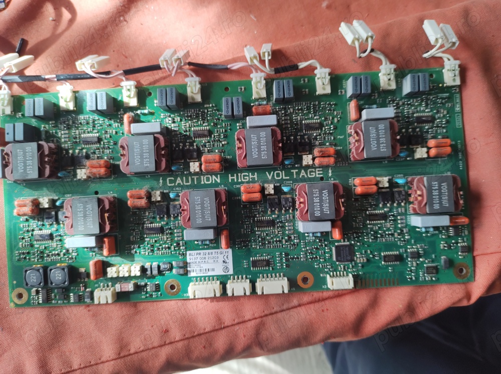 Dezmembrez tv Philips 32pf9531