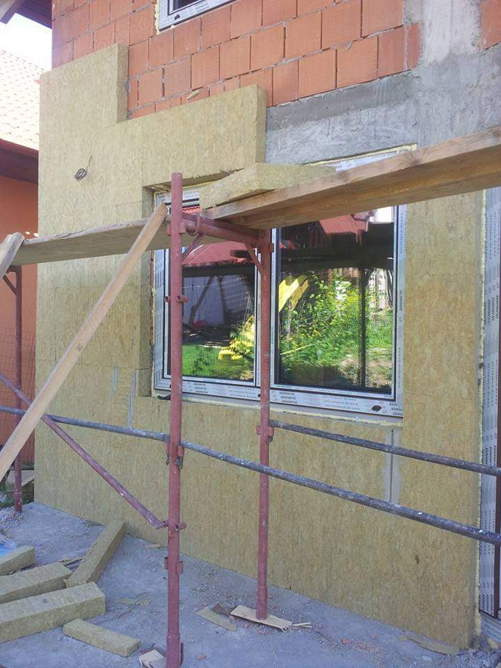 Execut lucrari ín constructie 