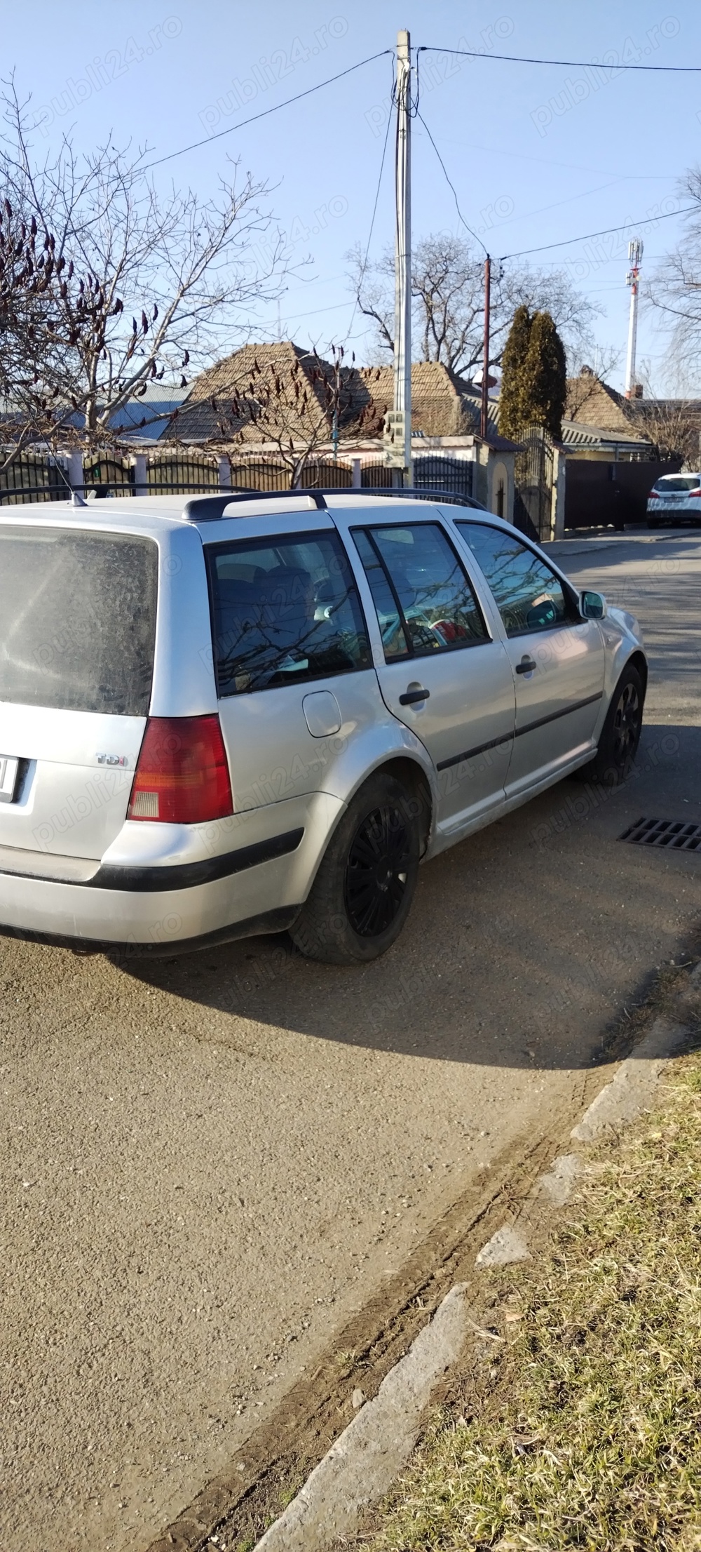 vând Volkswagen golf 4