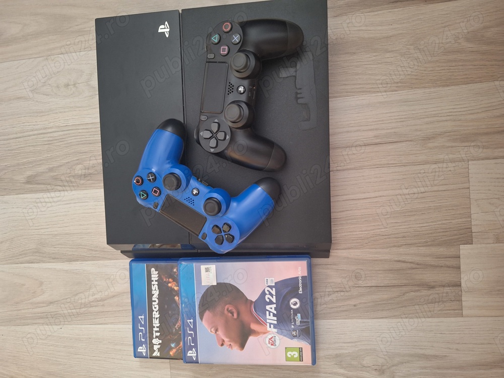 Vând Consola PS 4 slim