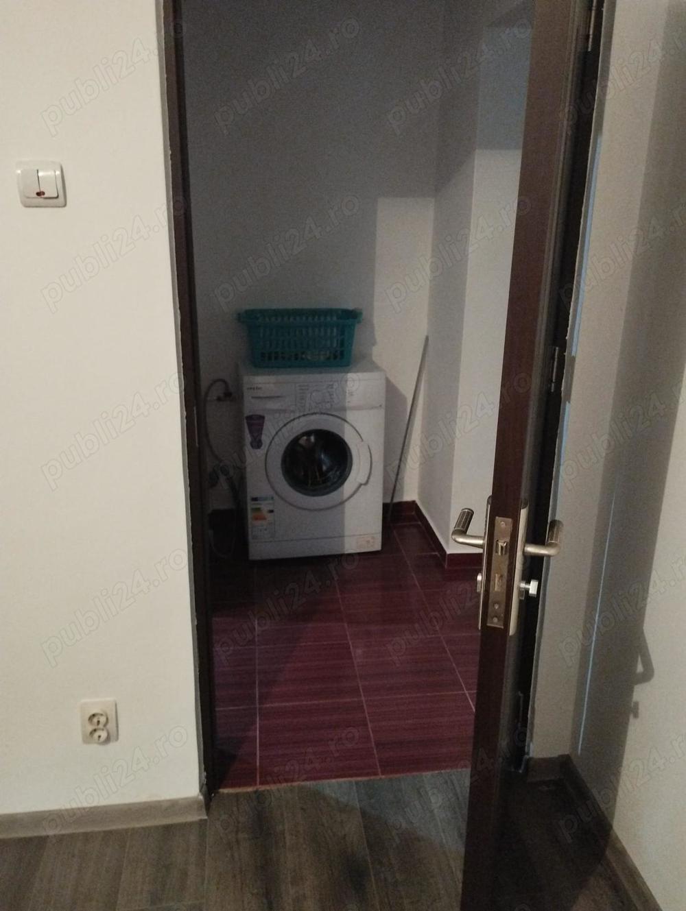 Închiriez apartament