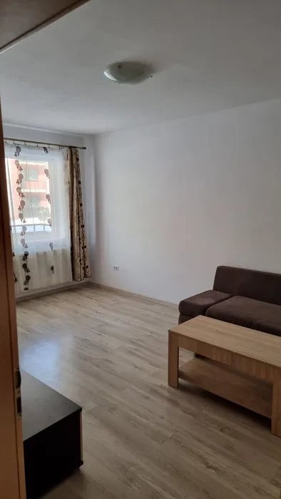 Apartament 2 camere decomandate 50 mp Zona Coresi cu gradina