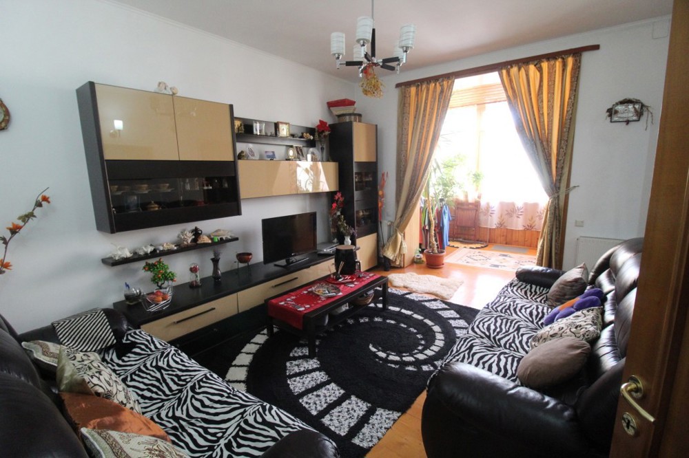 3 camere, modelul circular, 80mp, 13 Septembrie