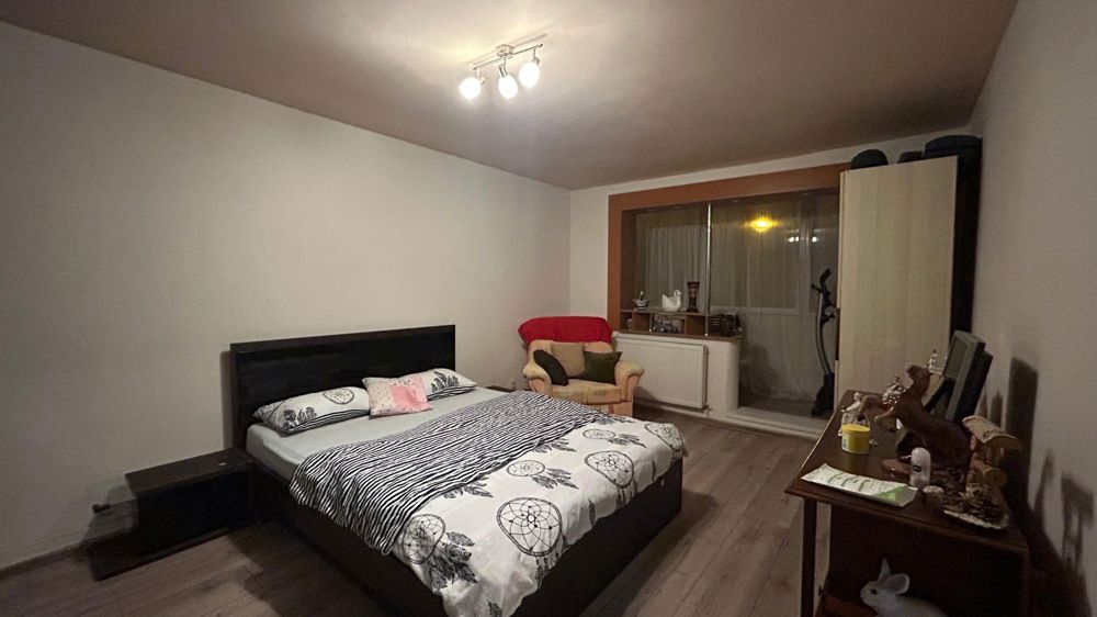 Apartament 4 camera Craiter