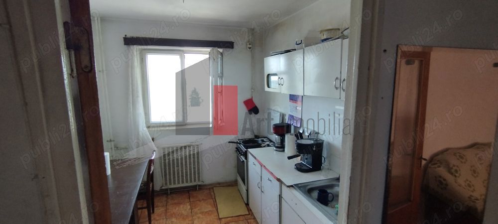 Vânzare apartament decomandat 3 camere 2 băi Olteniței