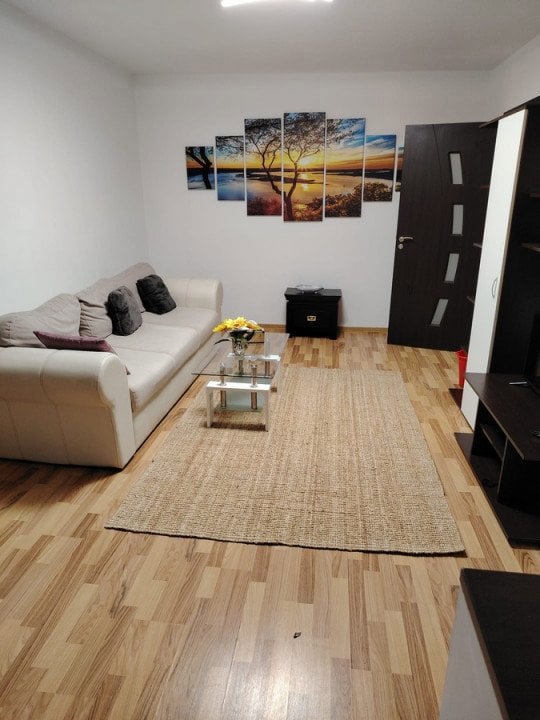 Apartament de 2 camere, decomandate, 50 mp, zona Drumul Taberei