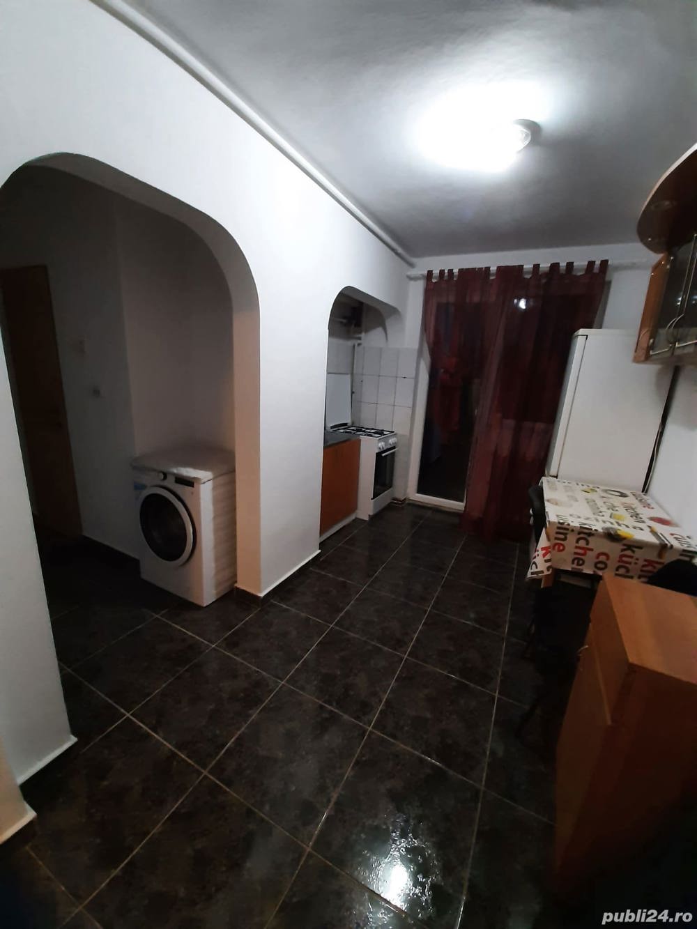 Închiriez apartament cu două camere 