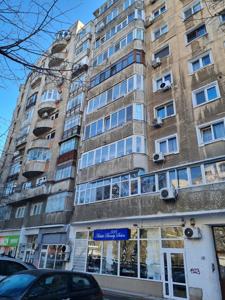 Apartament cu 2 camere- decomandat. etajul 2. anul 1986