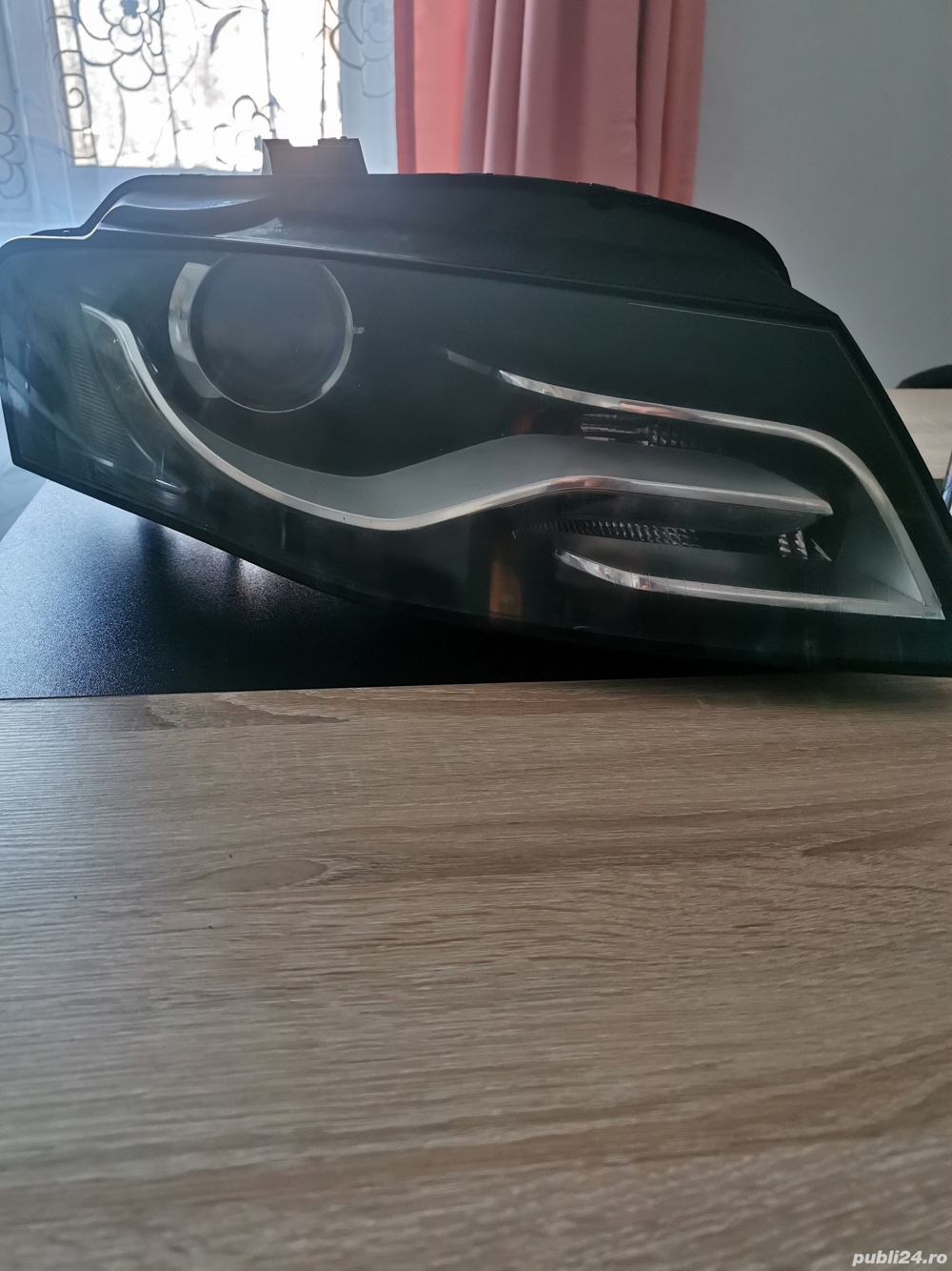 Far dreapta audi a4