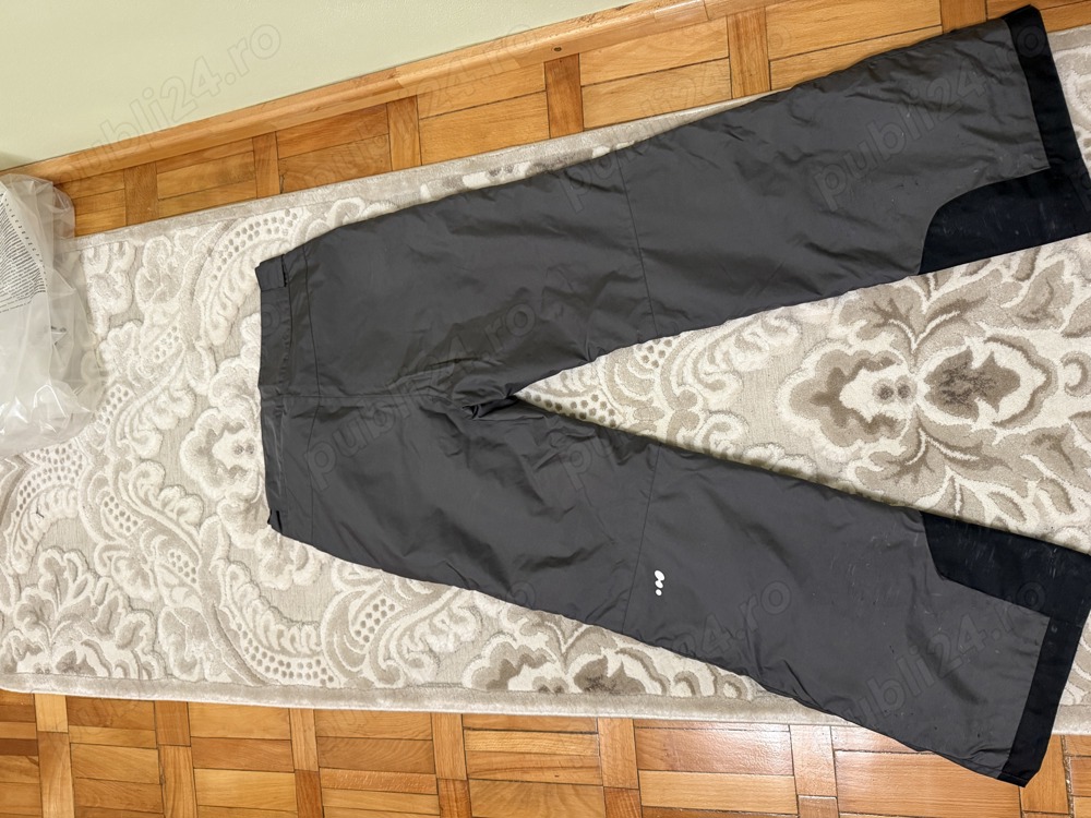 Vând echipament schii