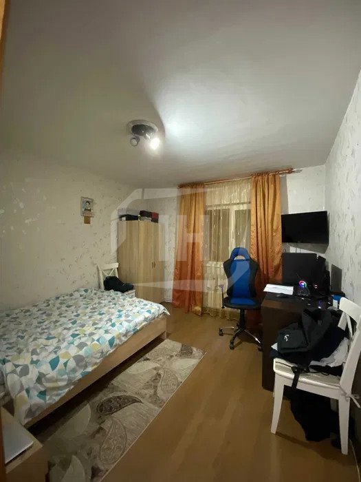 Apartament 4 camere, decomandat, etaj intermediar, Piata Zorilor