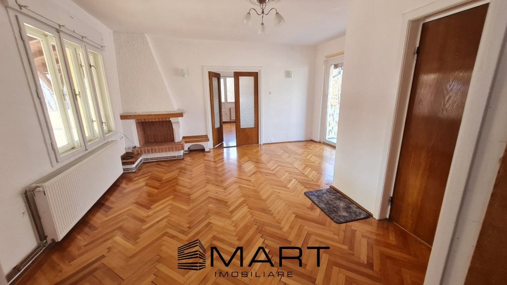 Apartament 3 camere zona Sub Arini