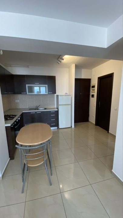 Inchiriez apartament 2 camere, zona Nerva Traian,semidecomandat cu centrala proprie