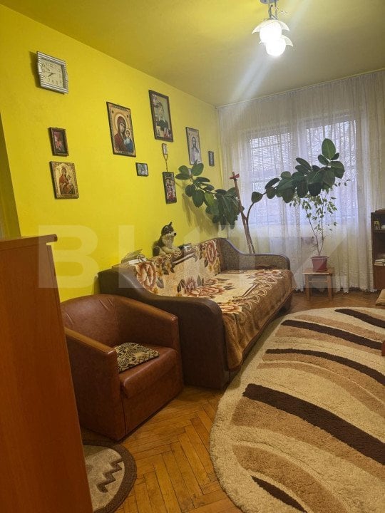 Apartament cu 3 camere, 42 mp, zona Gojdu