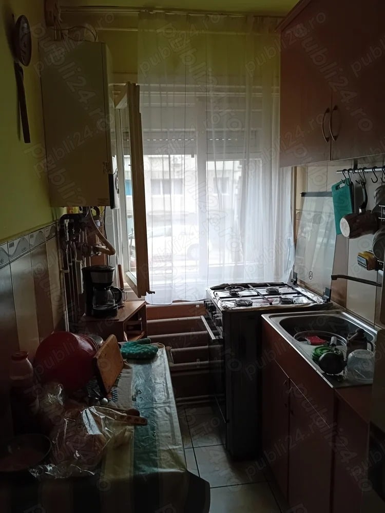 Apartament 3 camere Circumvalatiunii Dacia parter inalt amenajat centrala proprie boxa in C.F.