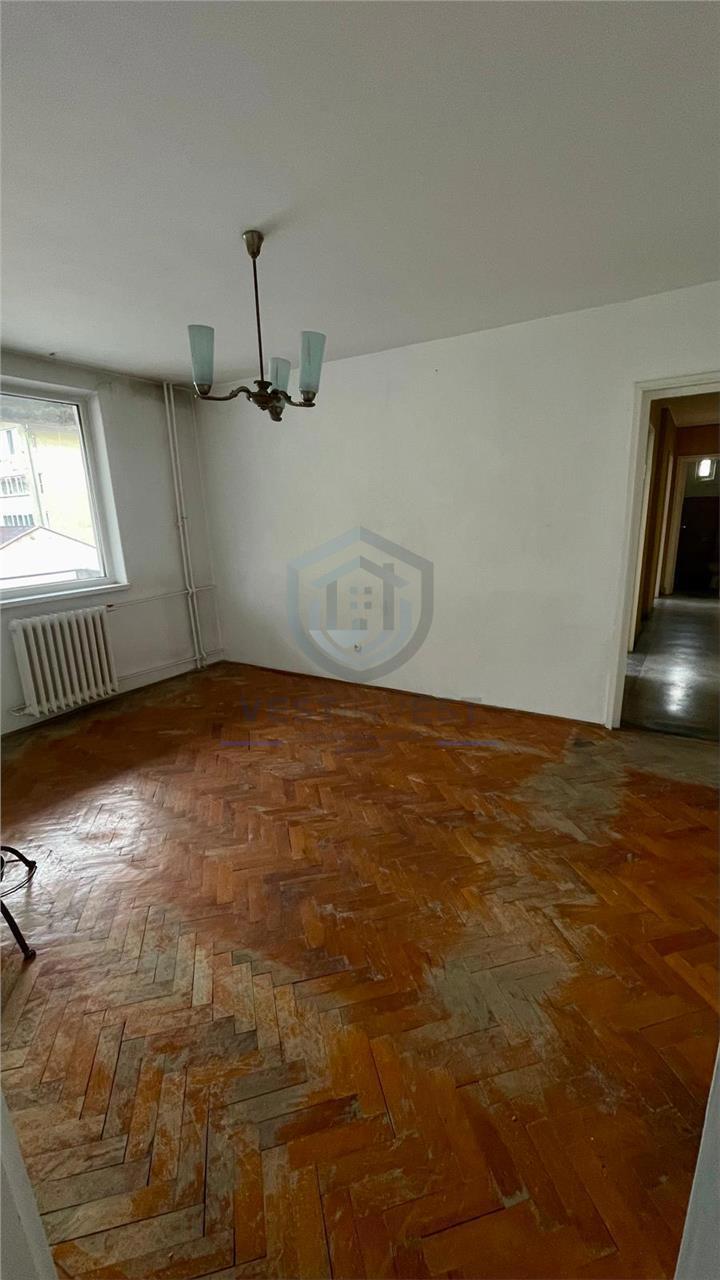 Apartament 4 camere, Cantemir