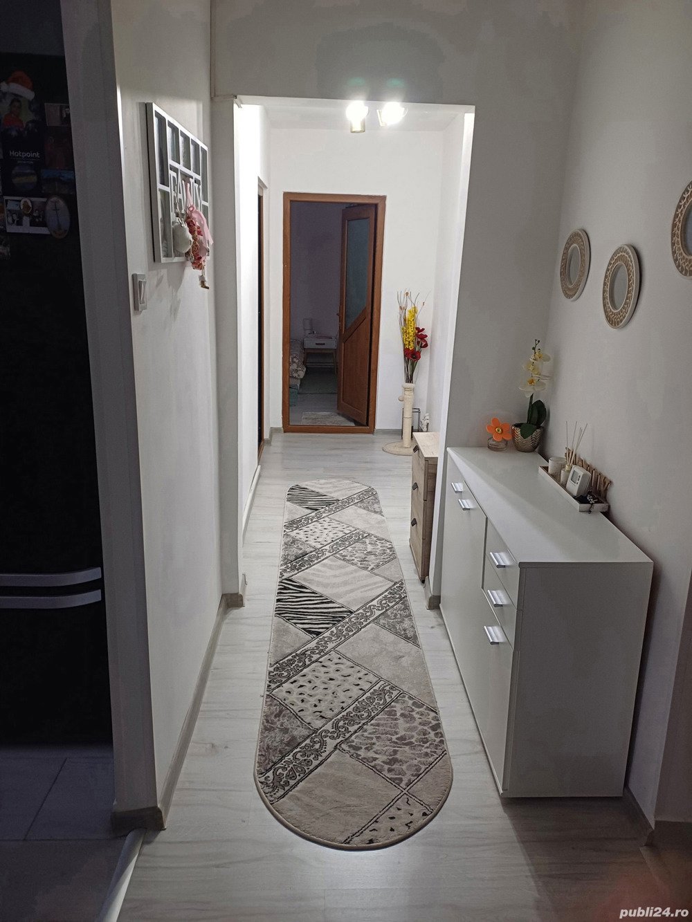 Vand apartament 3 camere decomandat, zona CET