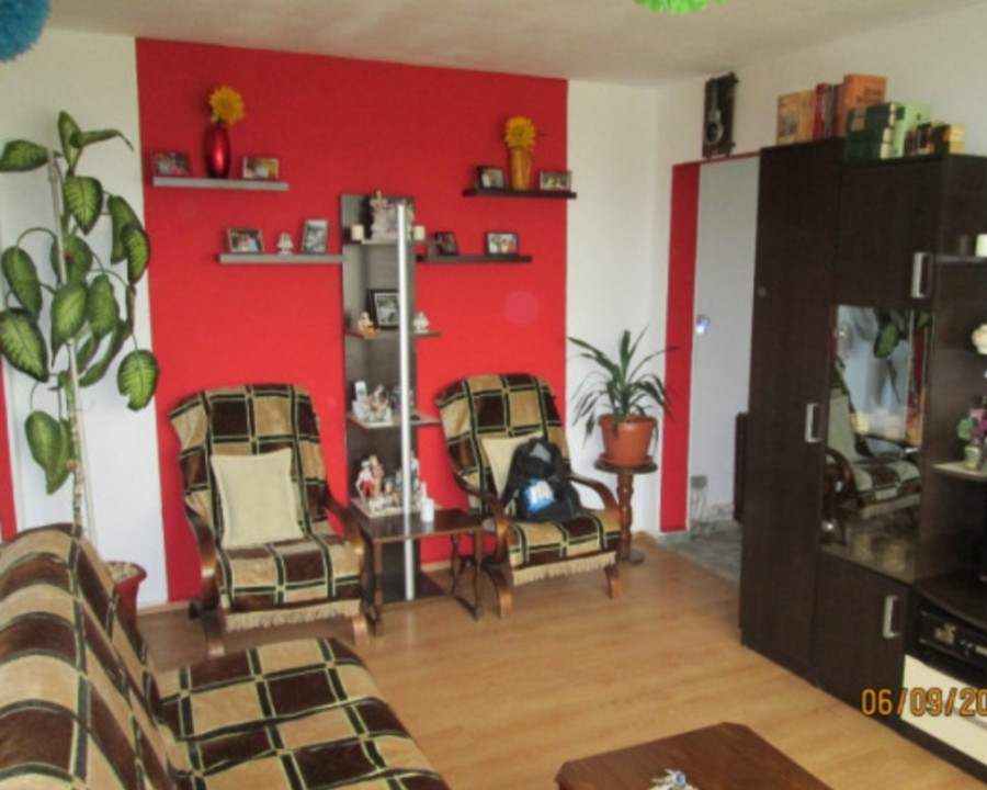 Apartament 4 camere semidecomandat, 10/10, în Drumul Taberei ,Romancierilor.