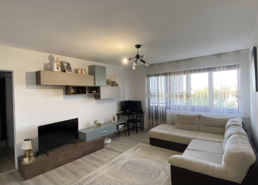 Apartament 3 camere semidecomandat 6/9, parcare, Bdul Timisoara, Romancierilor.