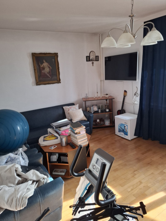 Apartament 2 camere decomandat 9/10, anvelopat, Bdul Iuliu Maniu ,Valea Lunga.