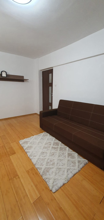 Apartament 2 camere ,2/7, centrala, parcare, anvelopat, vizavi de metrou Pacii.