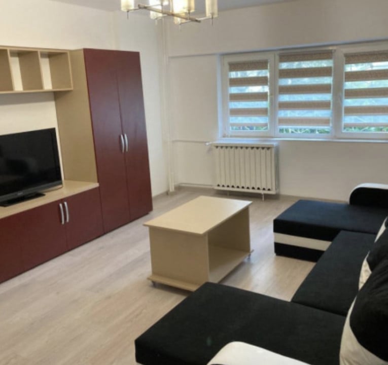 Apartament 3 camere semidecomandat, P/4, Drumul Sarii