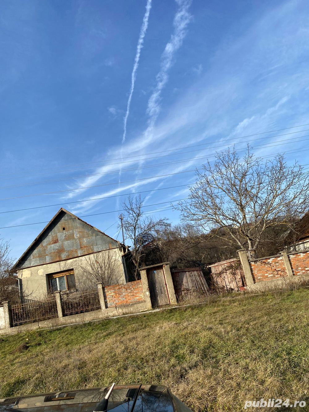 Teren intravilan cu casa de vanzare in Uileacu de munte