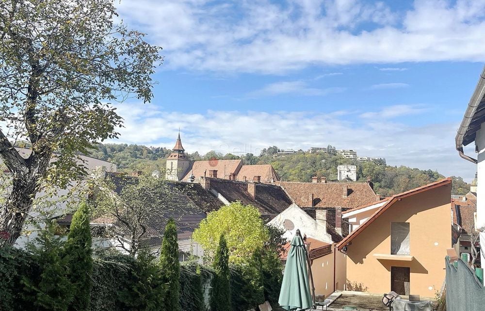 Pensiune de 15 camere in Centrul Istoric la 400m de Piata Sfatului