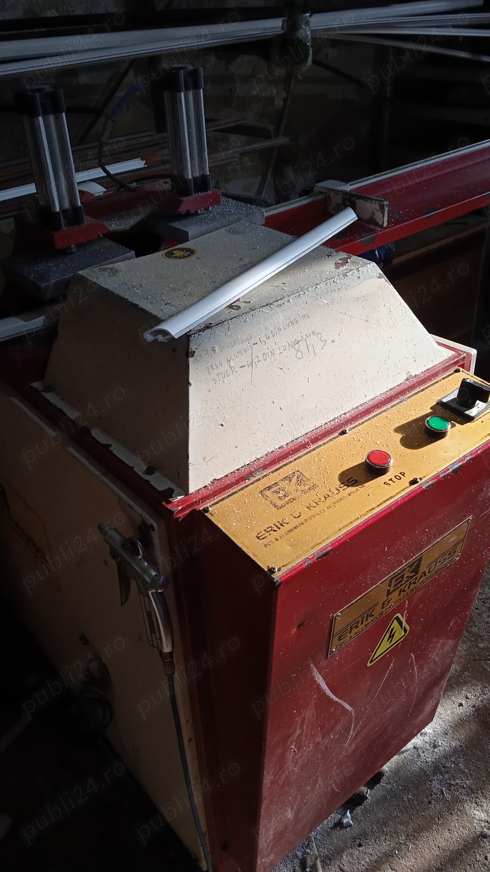 Vând mașină de tăiat baghete 