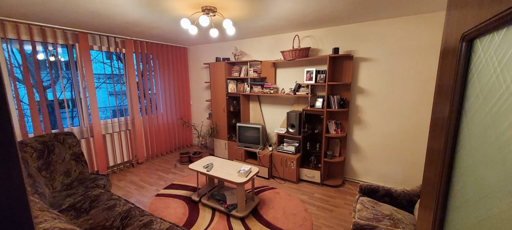 Apartament cu 3 camere, decomandat, 1/4, Centrala / Secuilor/Brâncoveanu