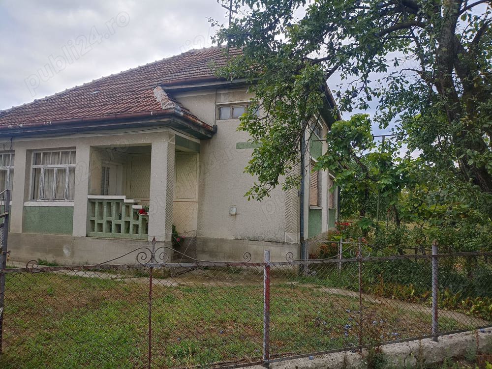 Casa si teren in orasul LIVADA, SM