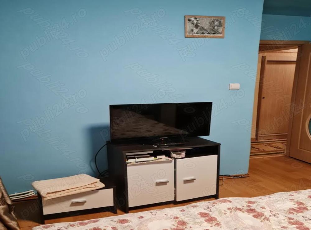 Apartament cu 3 camere, zona Stadion