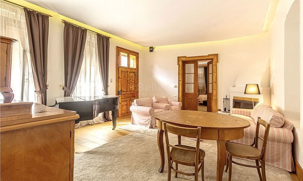 Casa saseasca cu teren generos